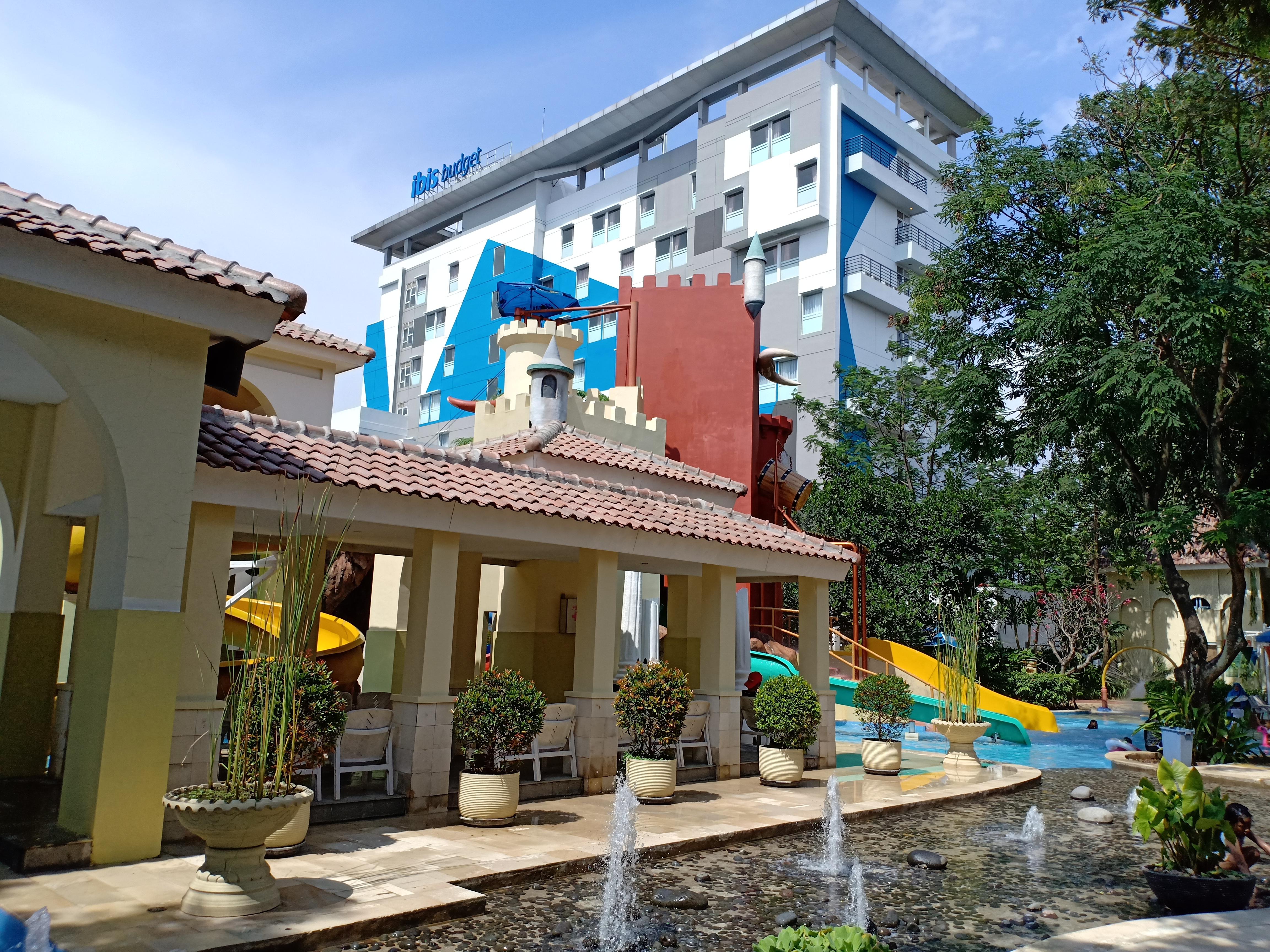 ibis Budget Cikarang Festival Bekasi Eksteriør billede